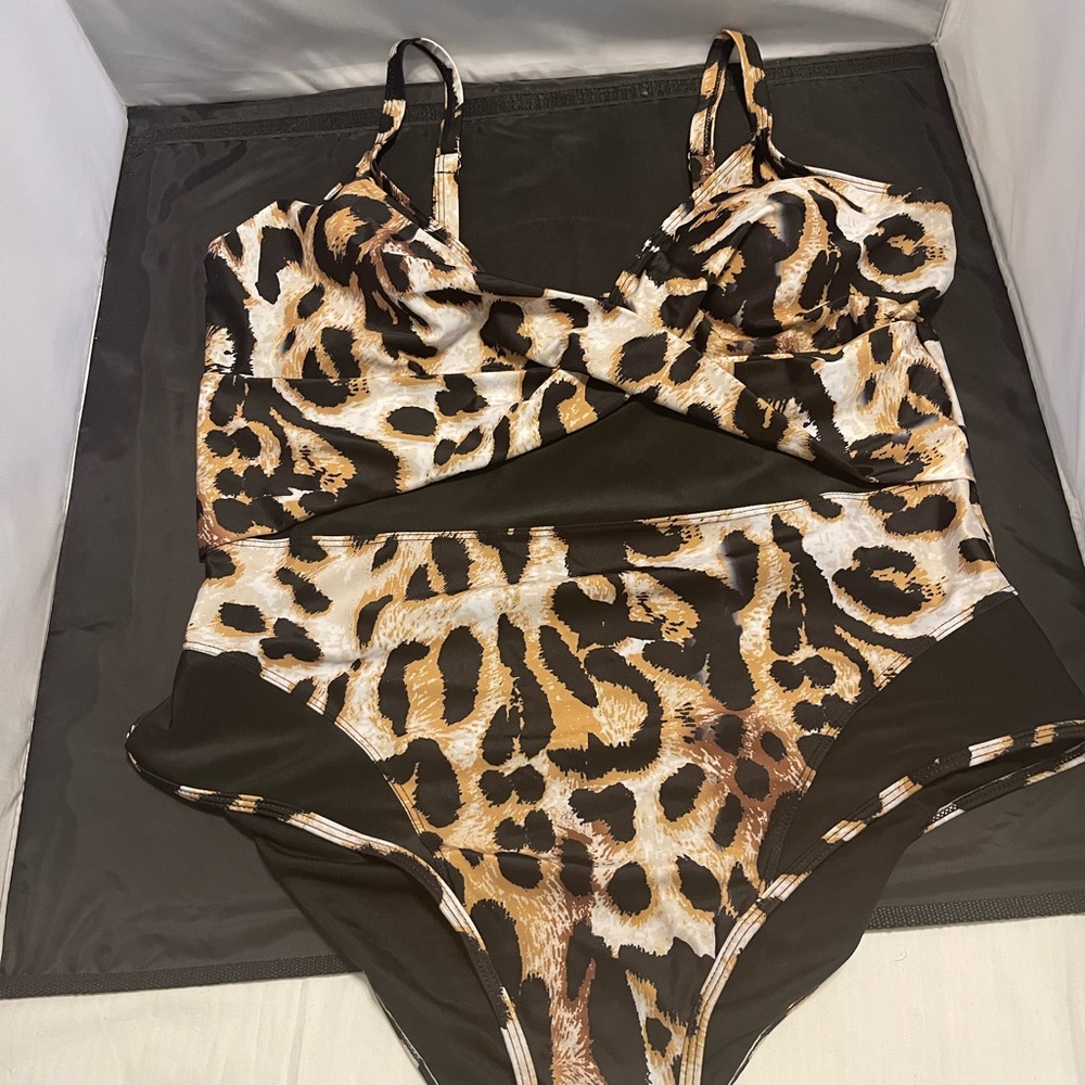 Leopard Print 1 piece swimsuit size 3xl